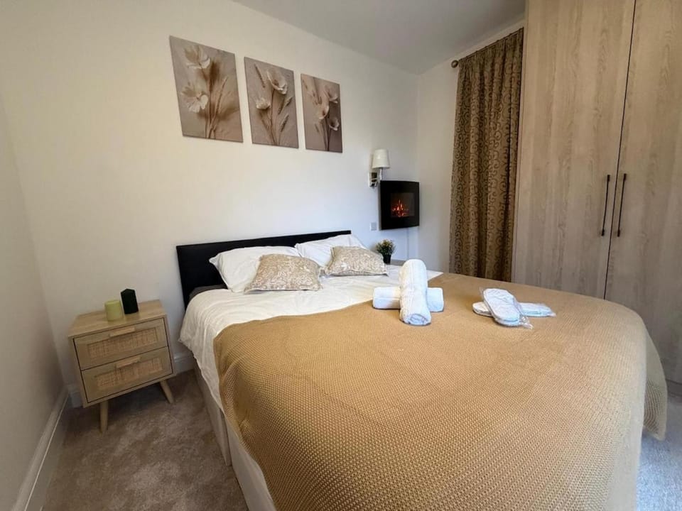 Stylish 1 Bed Flat 3 Minutes walk to East Finchley Station N2 Apartment in London