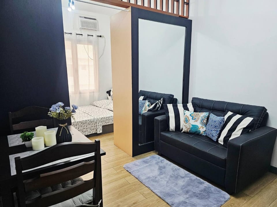 Paseo Verde Las Pinas - Sleeps 2 Adults 2 Children Apartment in Las Pinas