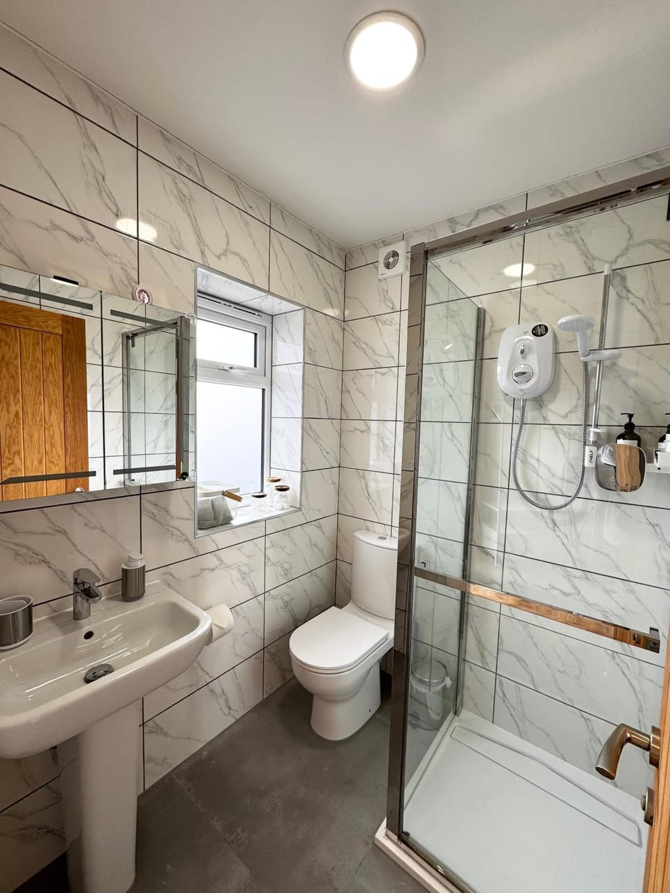 Shower, Toilet, Bathroom