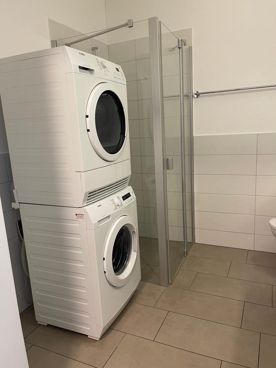Shower, Bathroom, washing machine, dryer