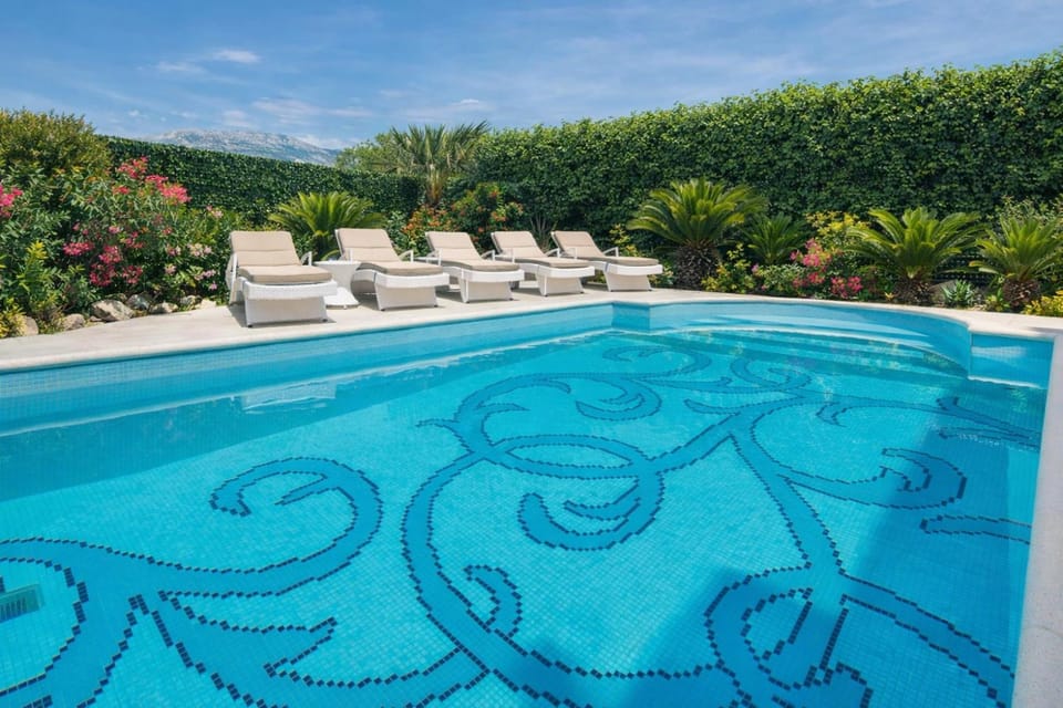 Garden, Swimming pool