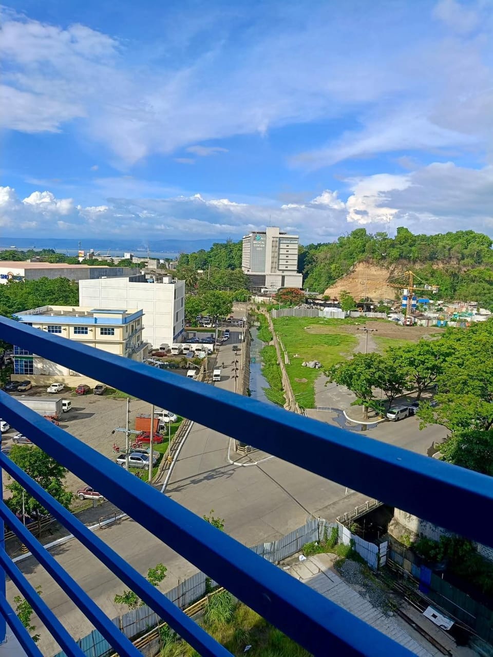9F The Loop Limketkai Condo Towers - Stay at Nancy- Spacious 1 Bedroom unit - Separate Living Room and Kitchen - Free Wifi - Smart TV - Balcony - Mountain View Apartment hotel in Cagayan de Oro
