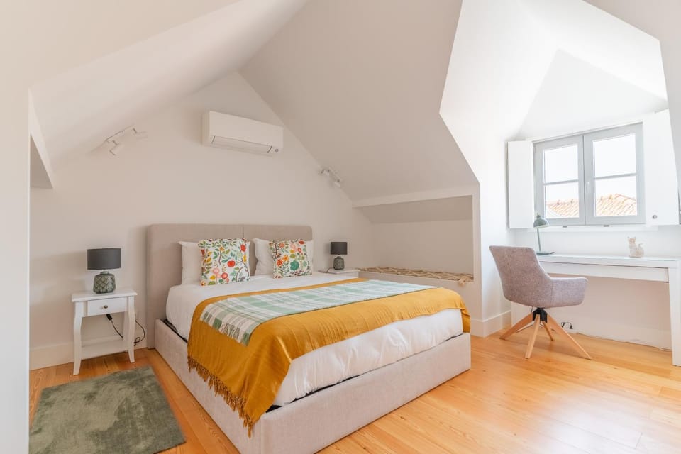 Bed, Bedroom