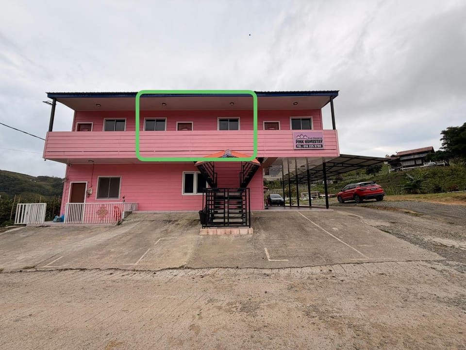 Kundasang Pink Homestay Vacation rental in Sabah