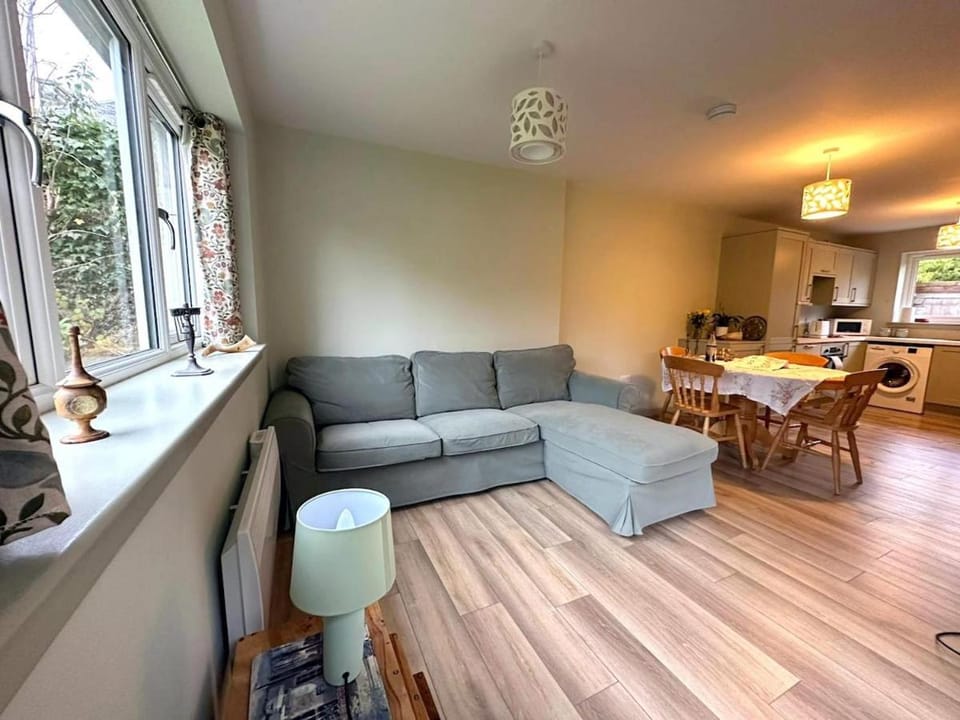 Modern, cosy 2B in Central Edin, family friendly Apartment in Edinburgh