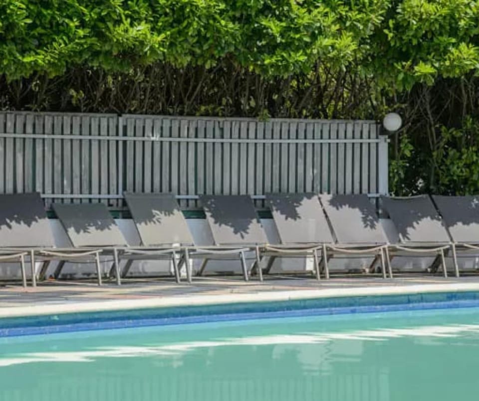 Pool view, Swimming pool, sunbed