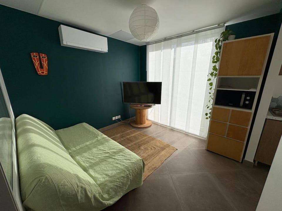 Grand studio au calme, lumineux et cosy Apartment in Occitanie