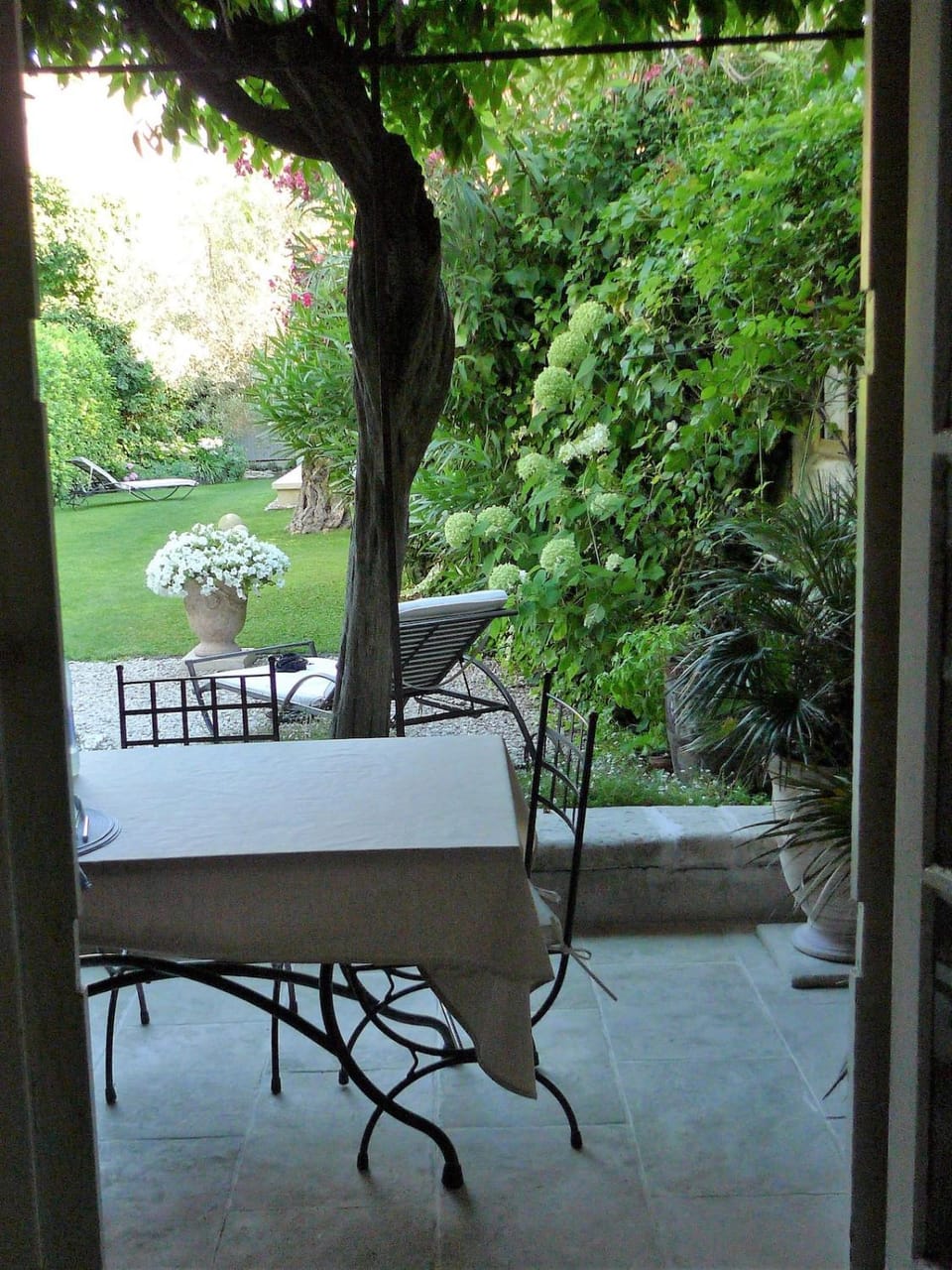 Charmante maison de ville avec jardin et piscine Avignon Villa in Graveson