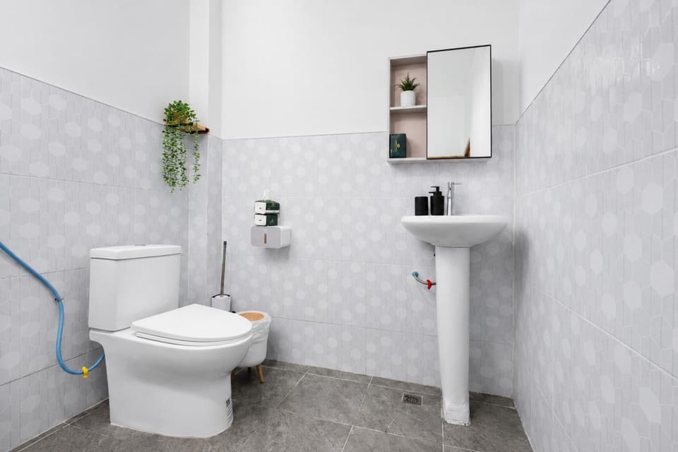 Toilet, Bathroom