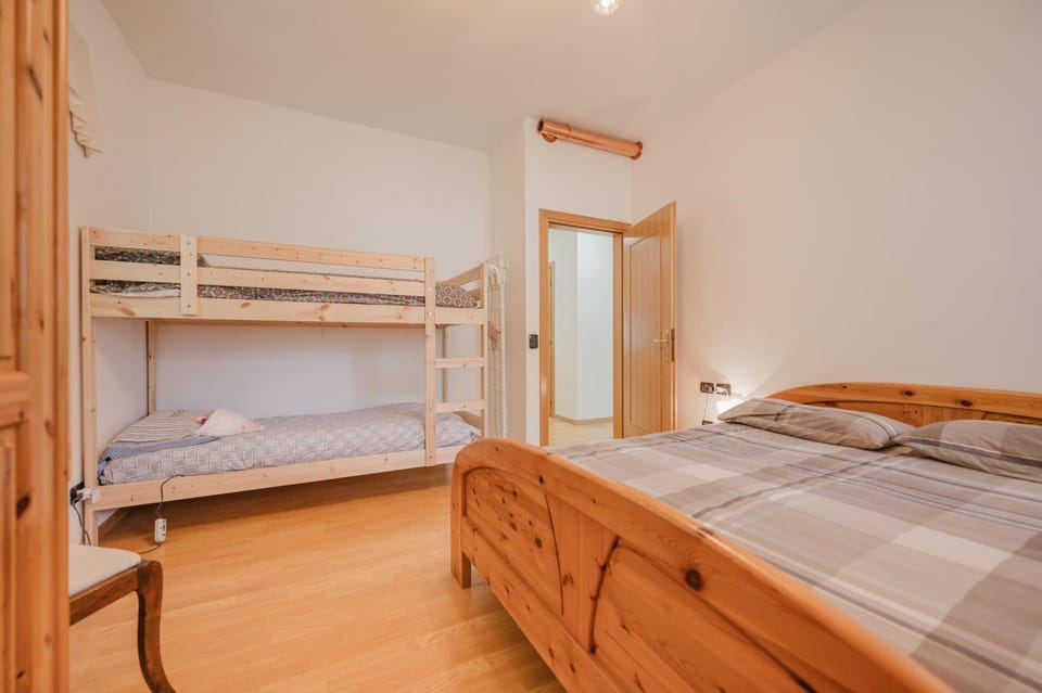 Bed, Photo of the whole room, Bedroom, bunk bed