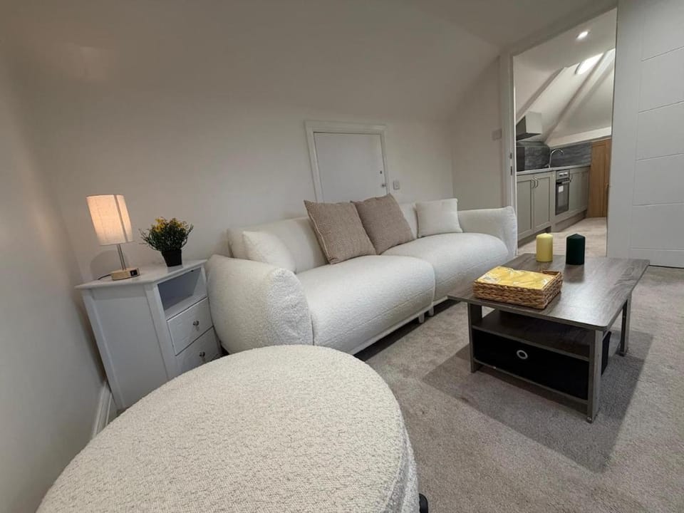 Stylish Luxury 1-Bed Flat , 3 mins walk to East Finchley Station, N2 Apartment in London
