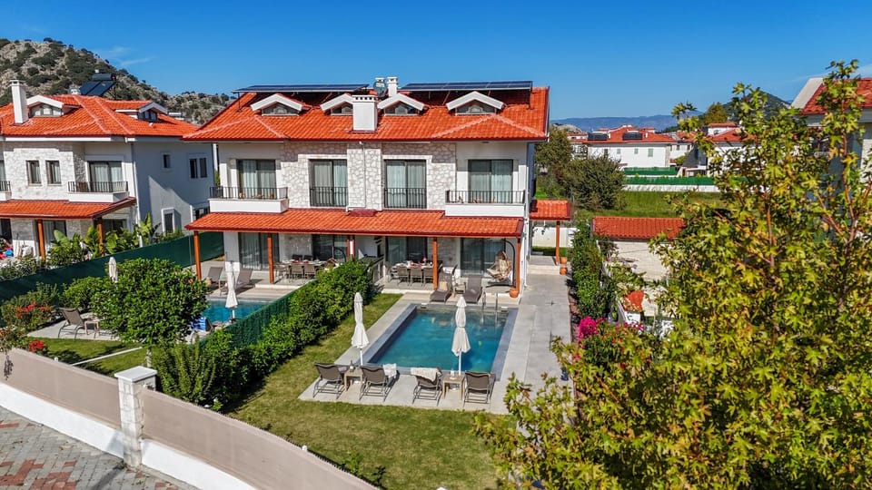 Property building, Garden view