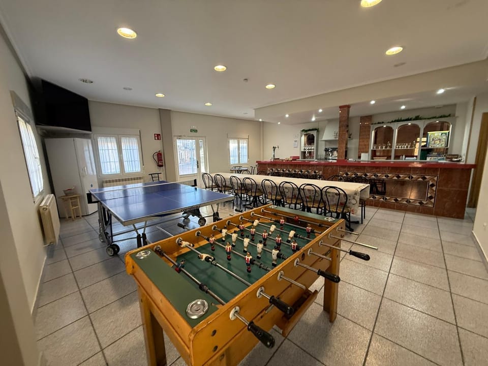 Game Room, Table tennis
