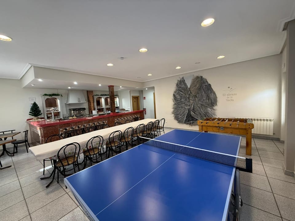 Game Room, Table tennis, Dining area