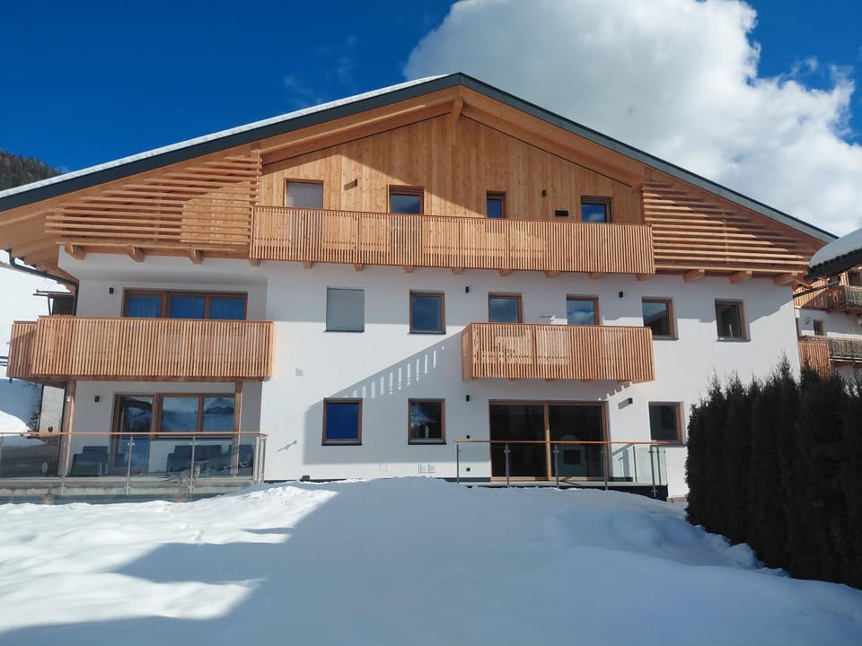 Property building, Day, Winter