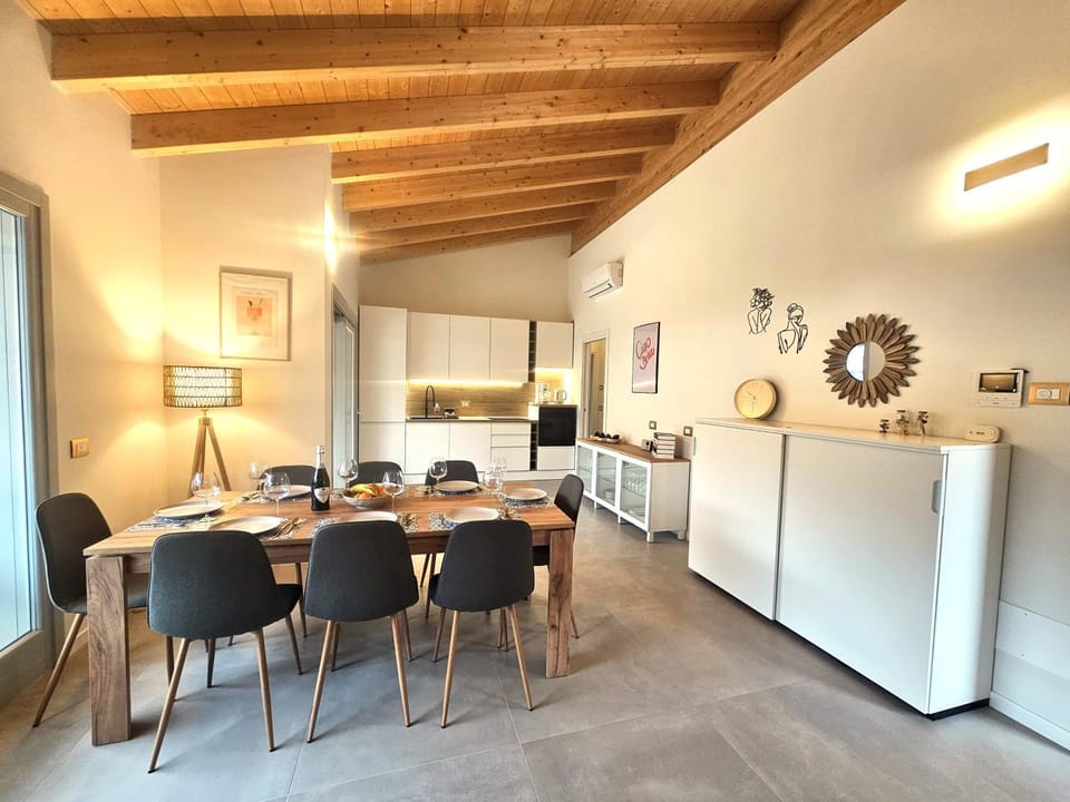 Living room, Dining area, kitchen