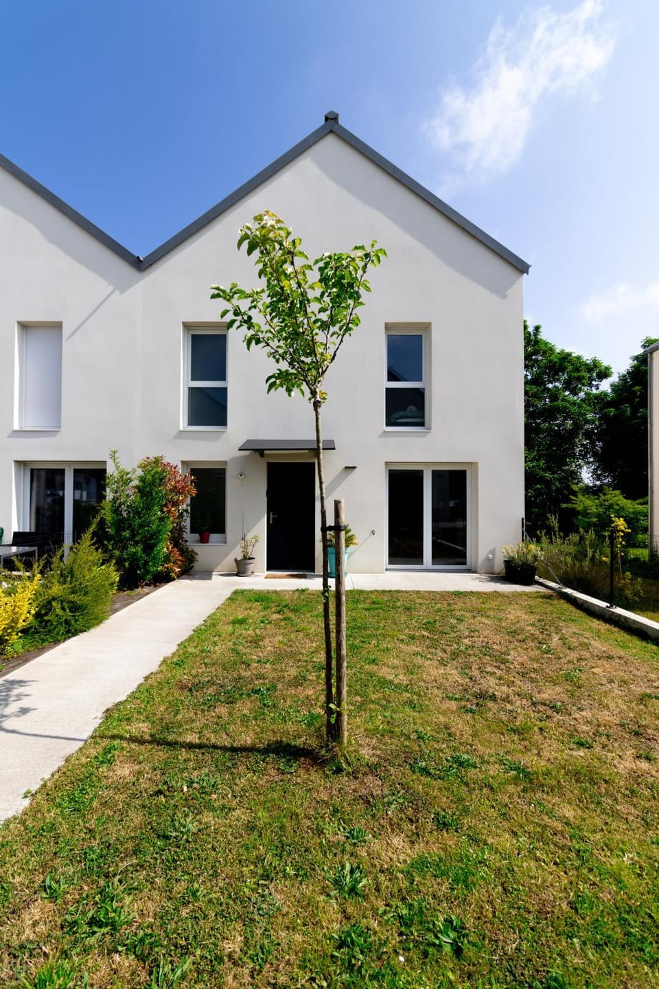 Property building, Patio, Garden