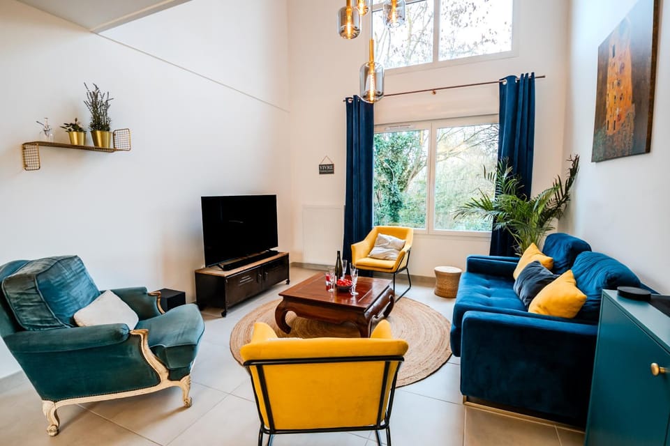 TV and multimedia, Living room, Seating area
