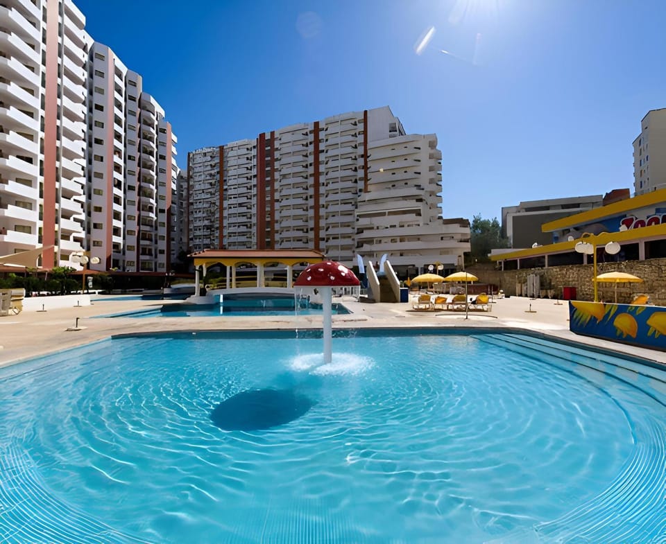 Swimming pool, Swimming pool
