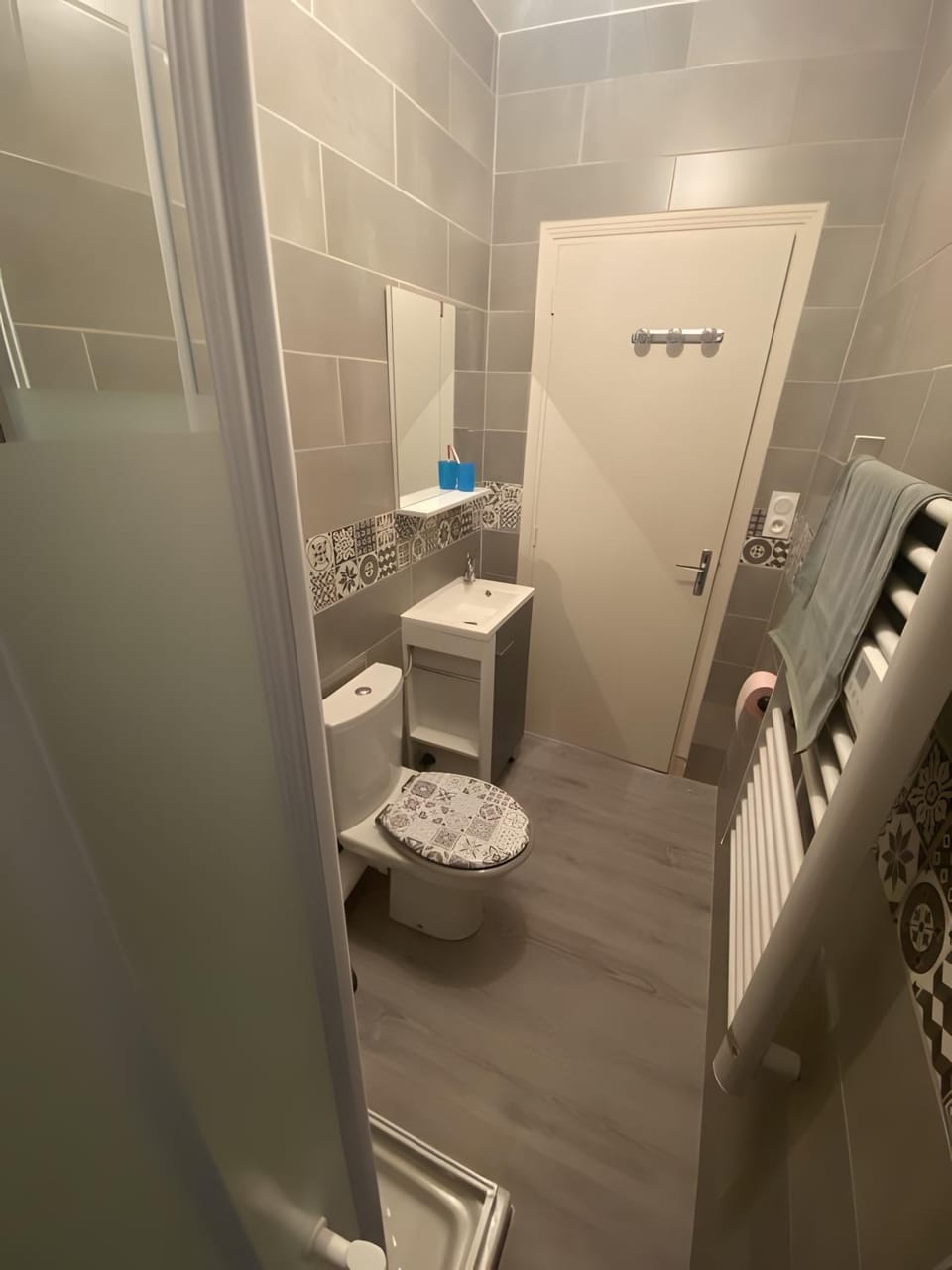 Bathroom, Living room