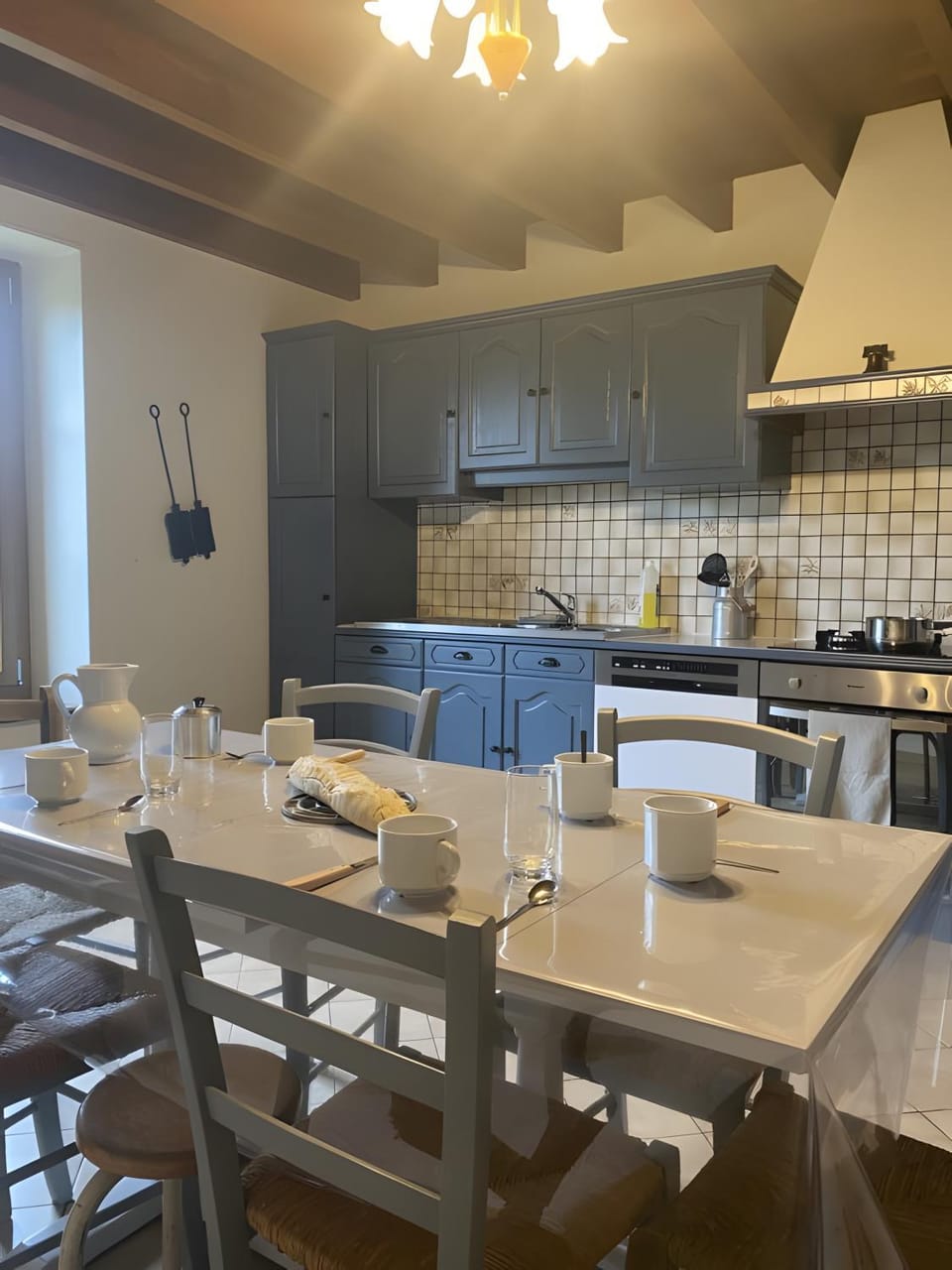 Property building, Kitchen or kitchenette, Living room