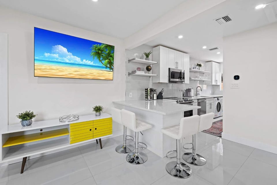 Walkable 1BR Apt near Las Olas - Fast WiFi & AC Apartment in Fort Lauderdale