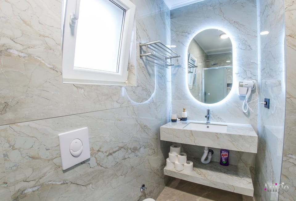 Shower, Bathroom, towels