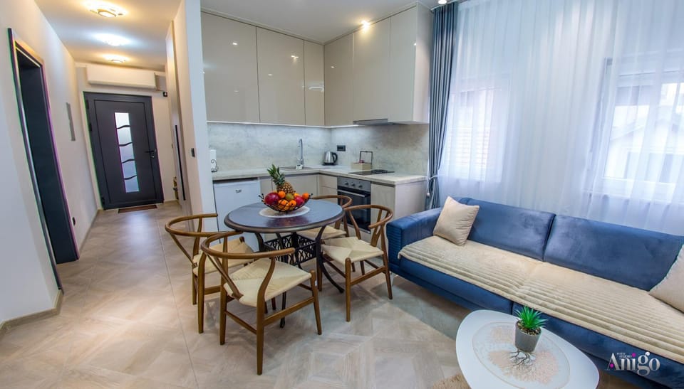 Kitchen or kitchenette, Living room, Seating area, Dining area, stove