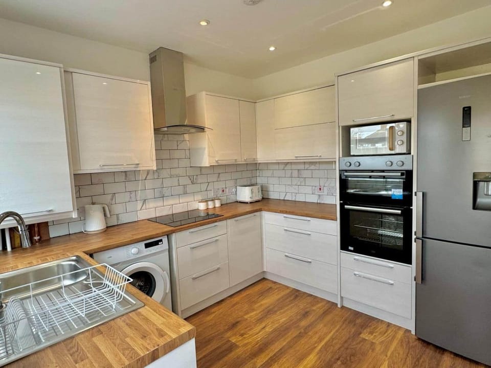 Filton 3BR Home | Near Airbus & MOD House in Bristol