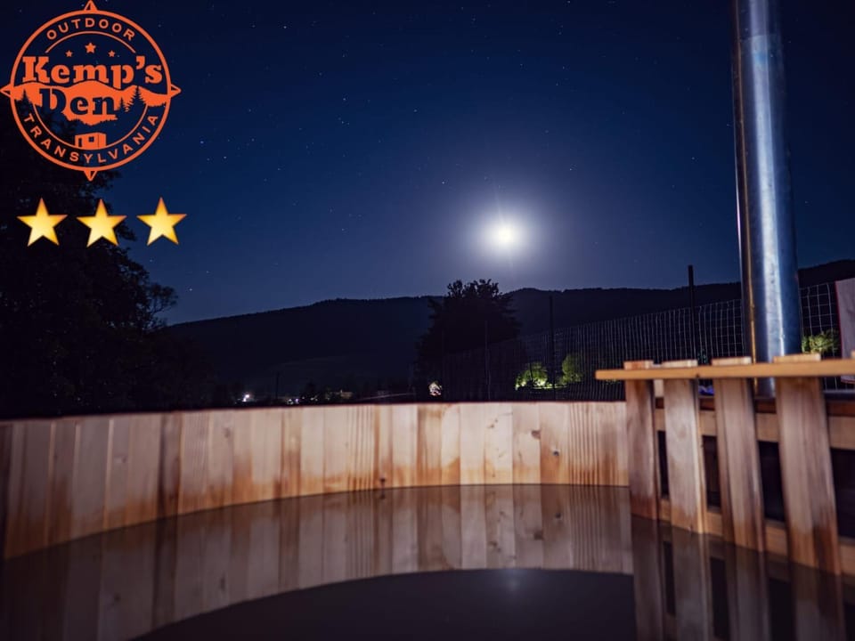Night, Property logo or sign, Natural landscape, Hot Tub