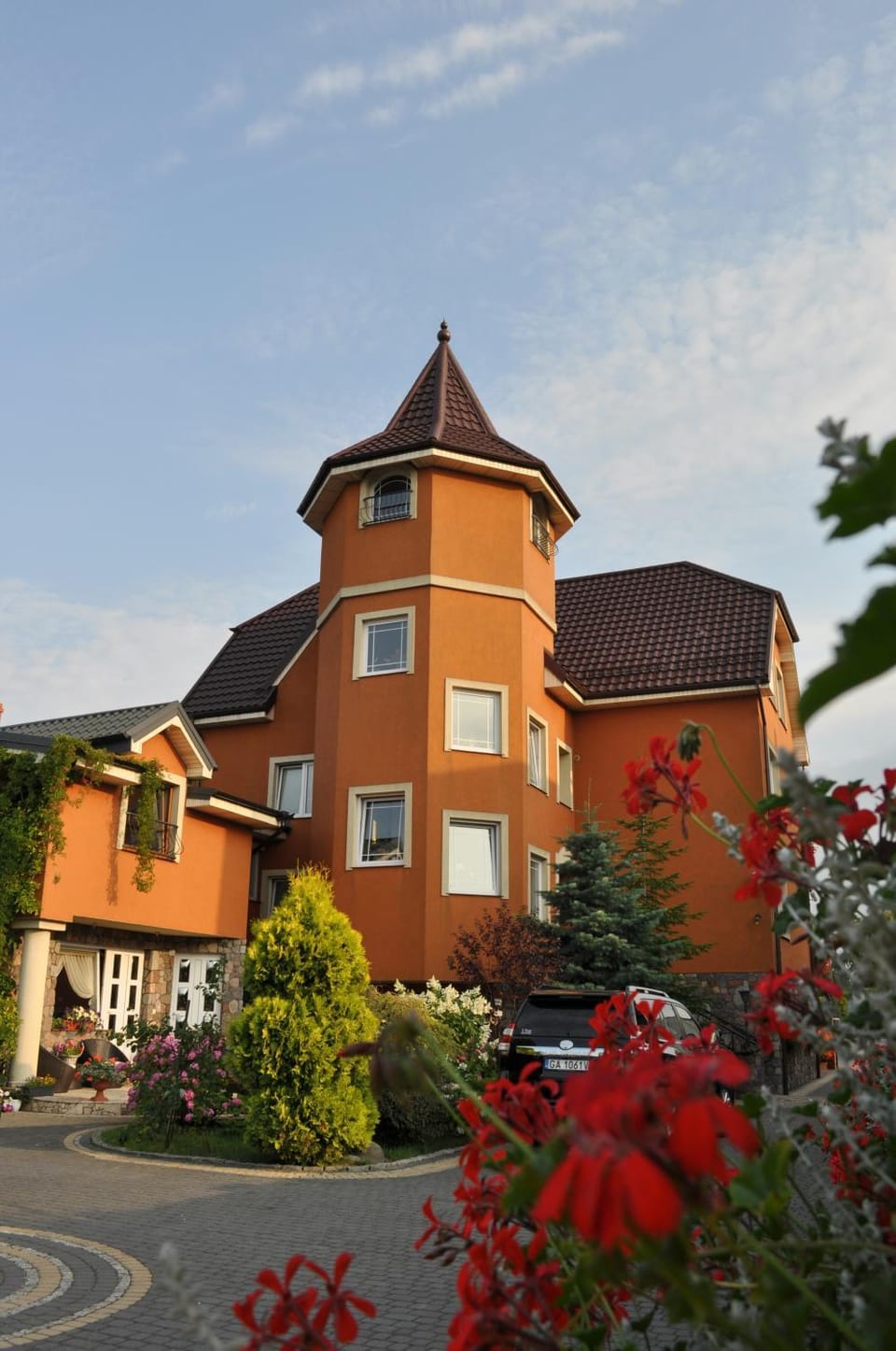 Facade/entrance