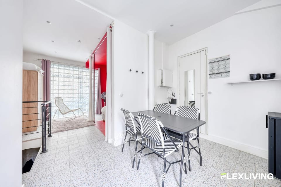 Ideally located studio near the Bois de Vincennes Apartment in Paris
