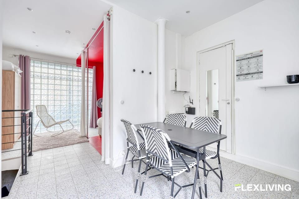 Ideally located studio near the Bois de Vincennes Apartment in Paris