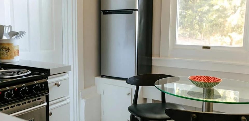 The Duo- Myles & Paul Apartment in Provincetown