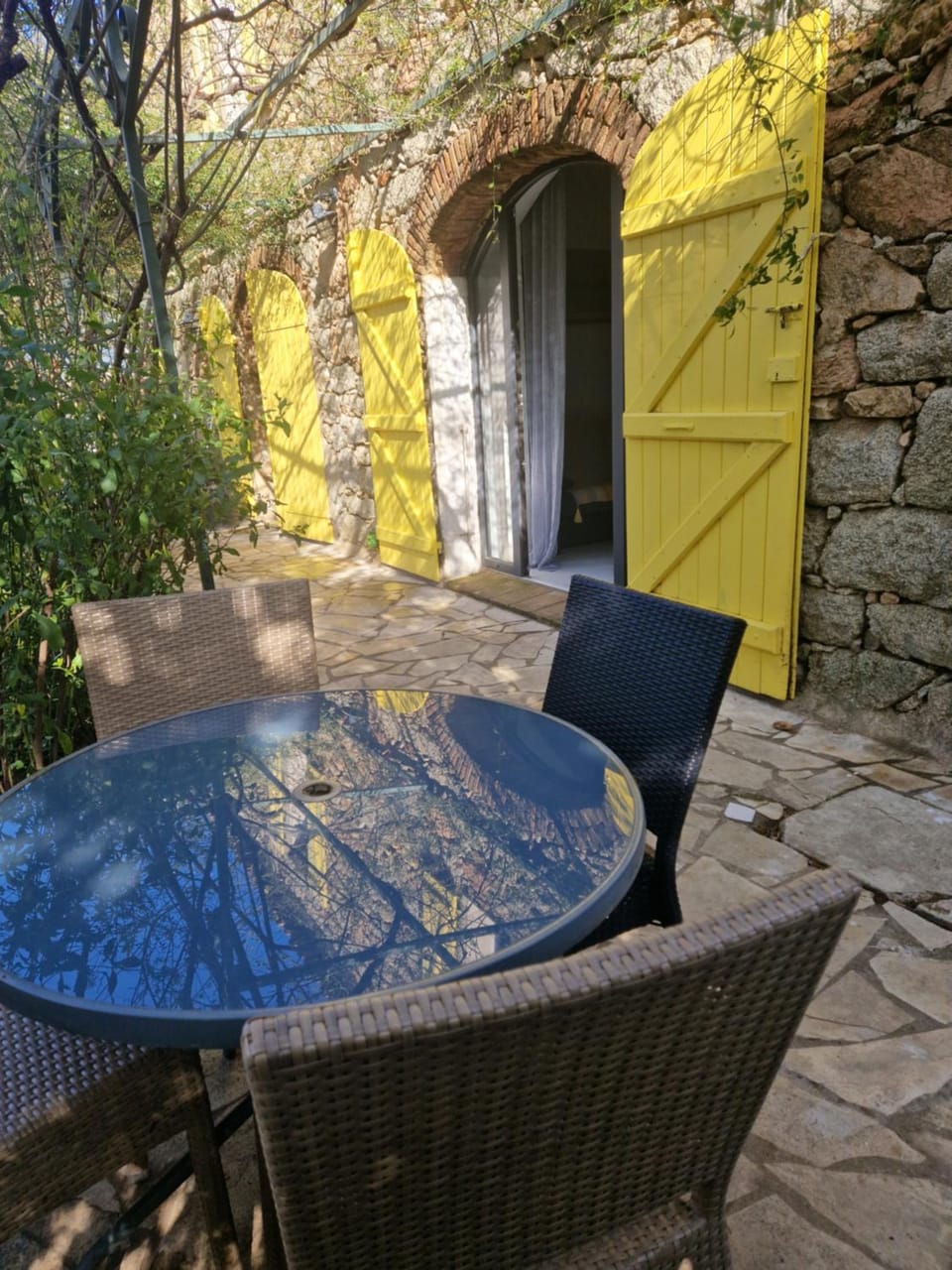 Patio, Dining area