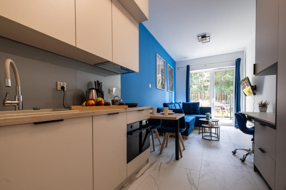 Urban Garden Apartment by Fengshui4u, prywatny ogródek, bezpłatny parking, nowy budynek, dostęp na kod Apartment in Masovian Voivodeship