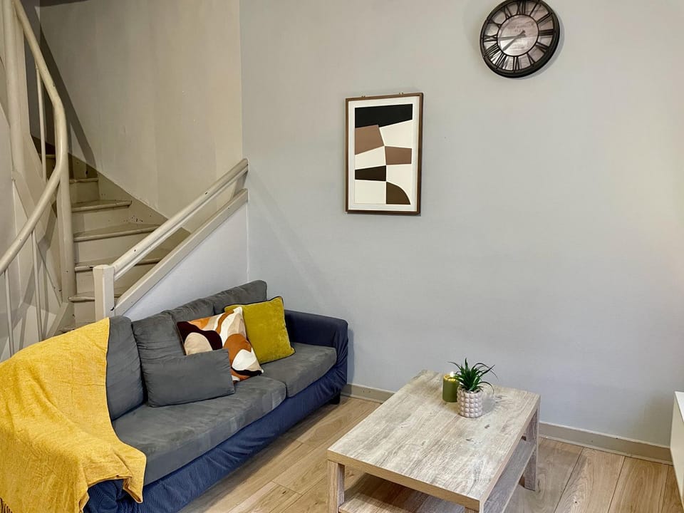 Communal lounge/ TV room, Living room, Seating area