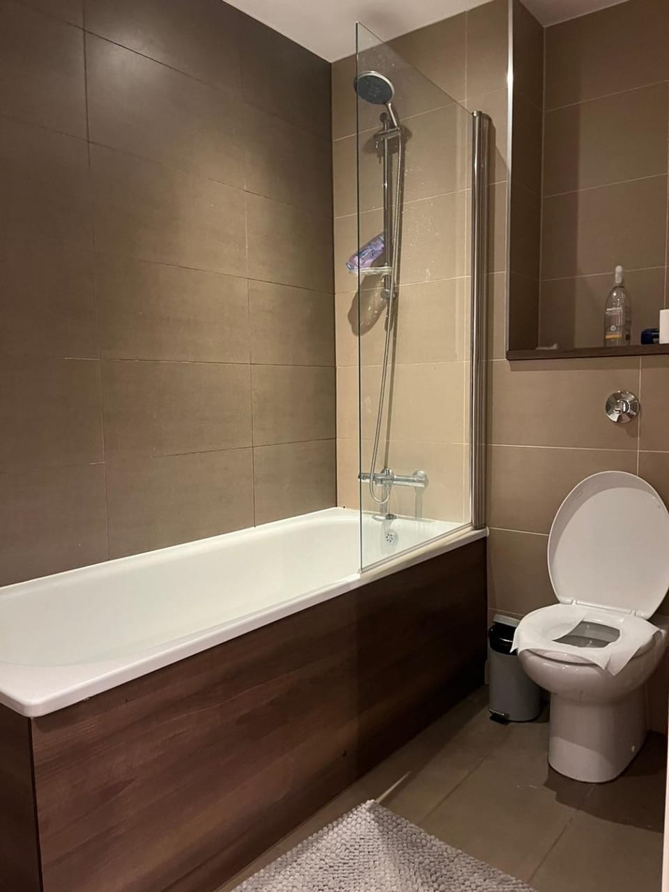 Luxury 2 Bed MCR Stay Fast WiFi and free Parking Apartment in Salford