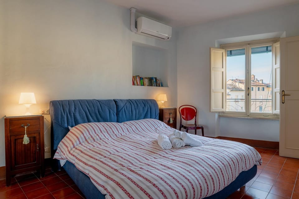 Living room, Bedroom