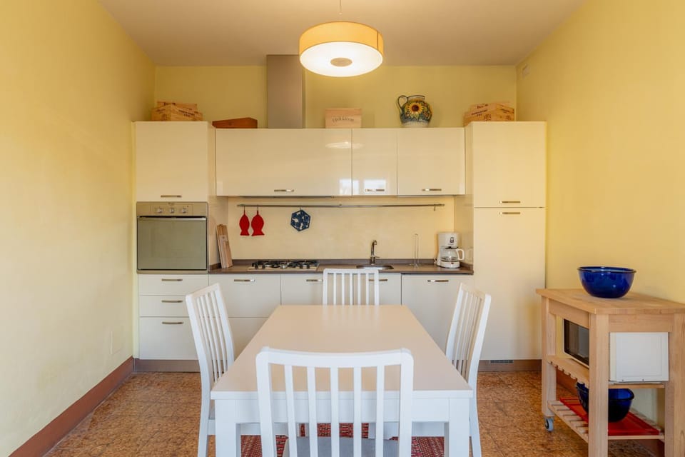 Property building, Kitchen or kitchenette, Living room