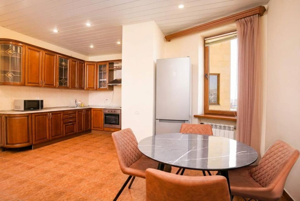 Sunny 3 Bedrooms with 2 Baths, Great City View Apartment in Yerevan