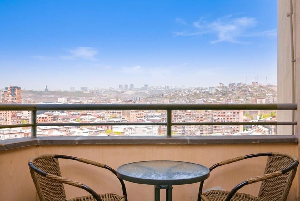 Sunny 3 Bedrooms with 2 Baths, Great City View Apartment in Yerevan