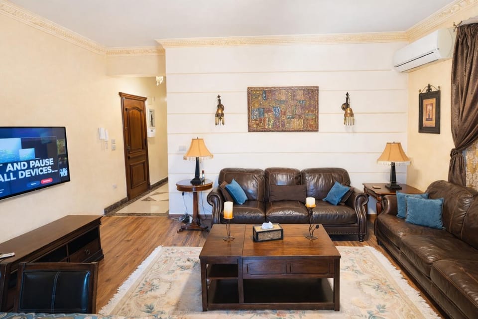 Communal lounge/ TV room, TV and multimedia, Living room, Seating area, Evening entertainment, air conditioner