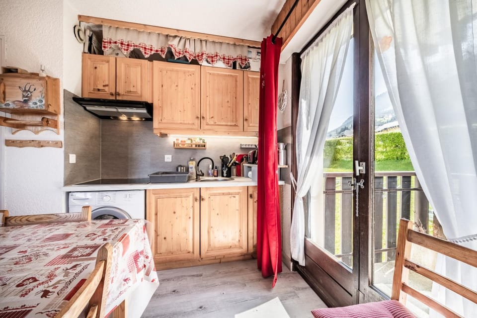 Property building, Living room, Bedroom
