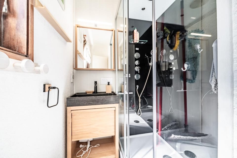 Bathroom, Living room
