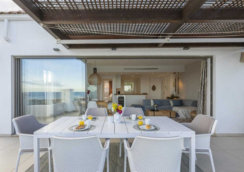 Apto Panorámico con vistas, Piscina & Gym Apartment in Sitio de Calahonda