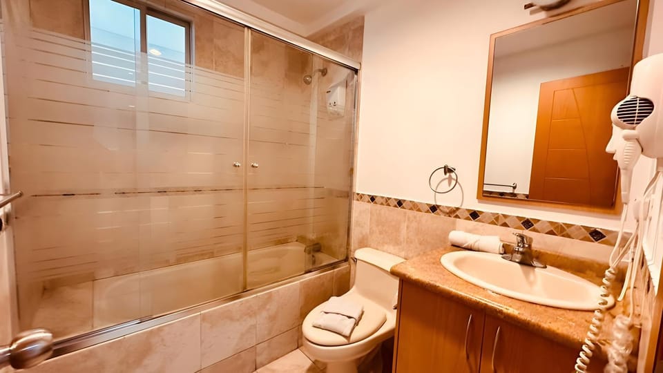 Toilet, Bathroom, towels