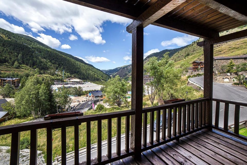 Balcony/Terrace, Balcony/Terrace, Mountain view