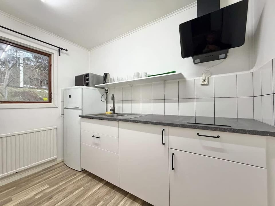 Workers Villa - Free Parking - 3 Kitchens - Volvo House in Gothenburg