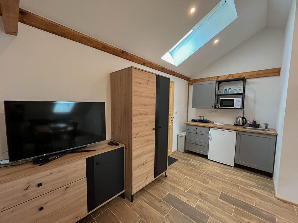 TV and multimedia, Kitchen or kitchenette